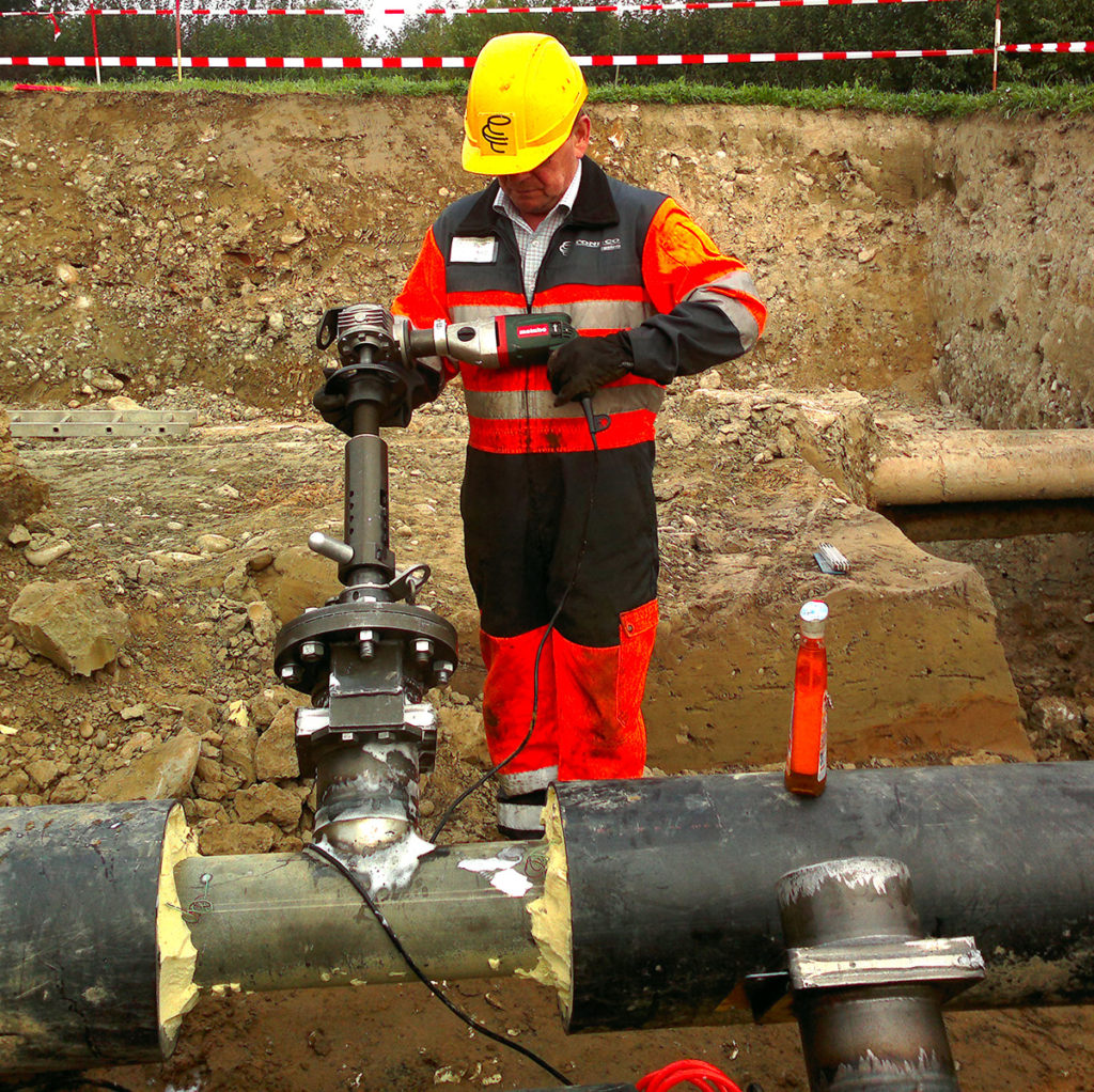 HOT TAPPING SERVICES Pipework and Building Services